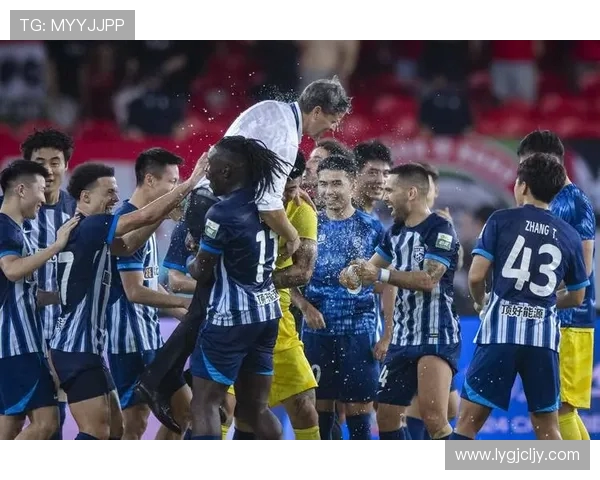 武汉三镇主场鏖战成都蓉城巅峰对决再燃中超争冠激情