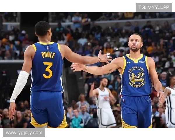 全球总决赛回顾：FPX展现强大实力与团队默契的精彩表现