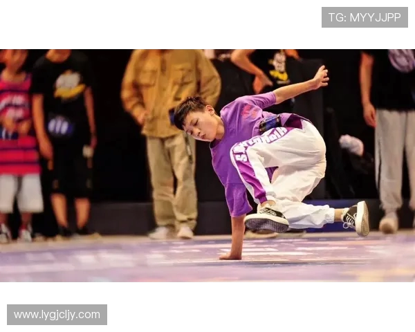 南京极限运动嘉年华街舞队实力展现引发热烈反响与关注