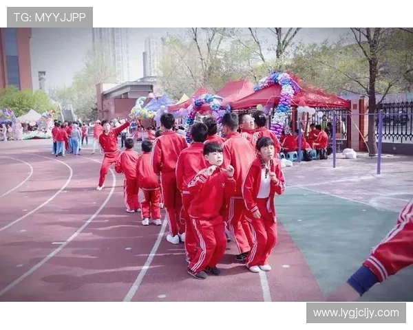 成都极限运动队的默契配合与团队精神探讨