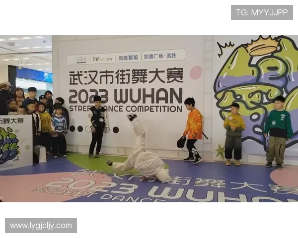 武汉街舞盛宴揭秘：走进街舞队的实力与热情之旅