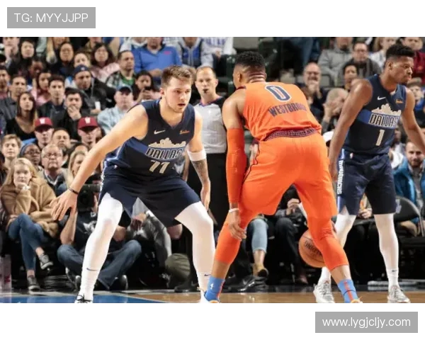 骑士鏖战尼克斯两强相遇巅峰对决引爆新赛季焦点大战