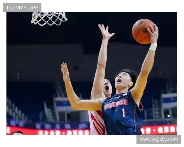 扎克拉文的篮球之路从天赋少年到全明星球员的成长历程